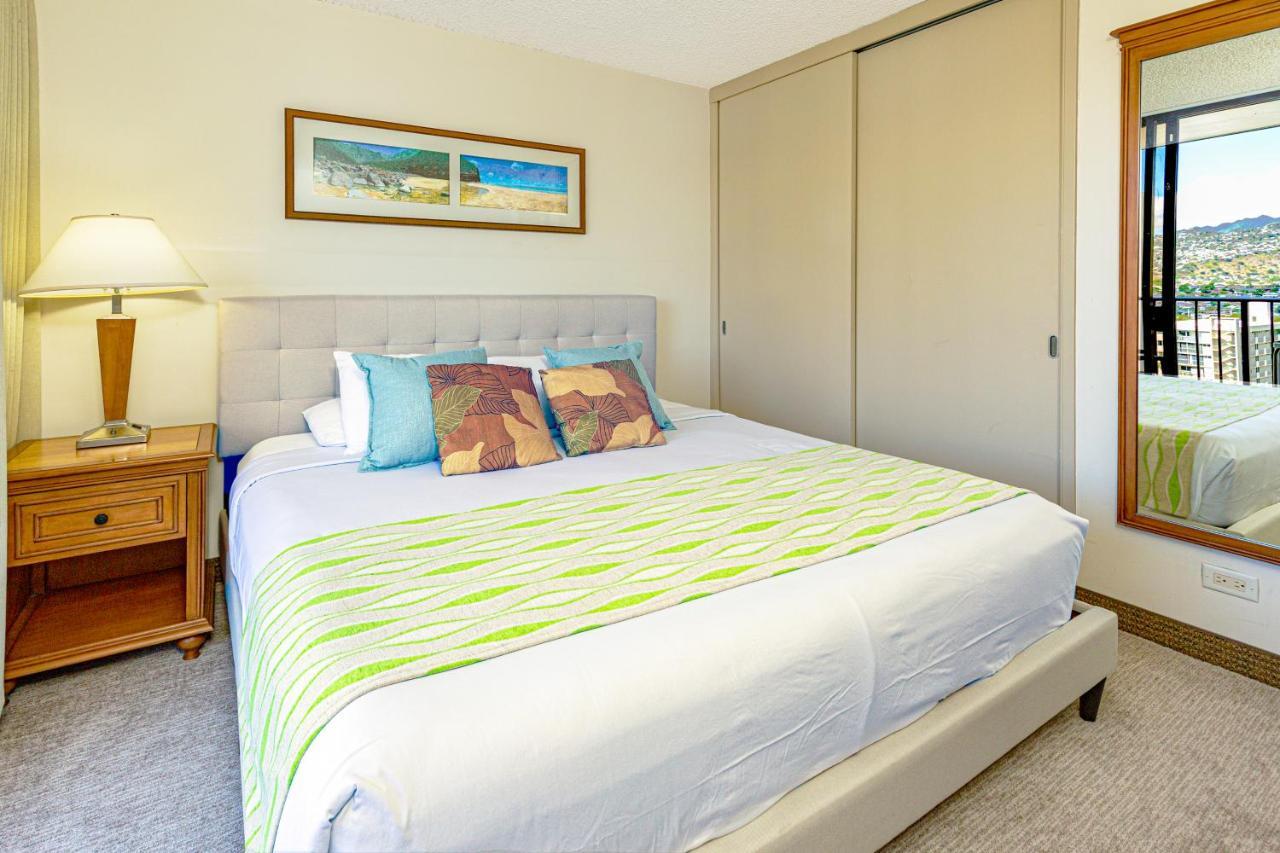 Mountain Views & Steps To Beach - Free Parking! Honolulu Exterior photo