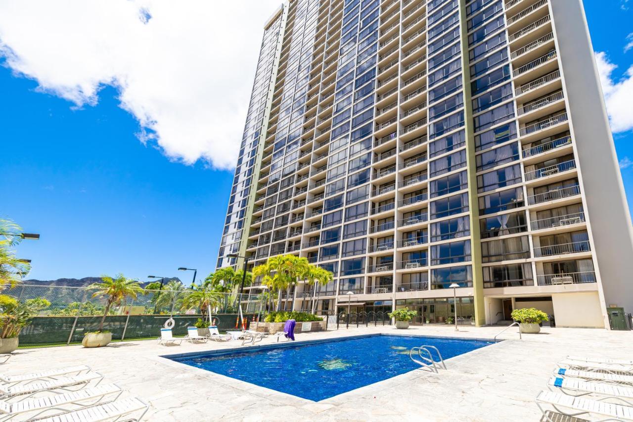 Mountain Views & Steps To Beach - Free Parking! Honolulu Exterior photo